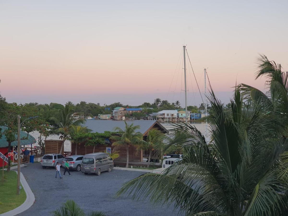 Hotel Roatan Yacht Club&Dive Center French Harbour Exterior foto